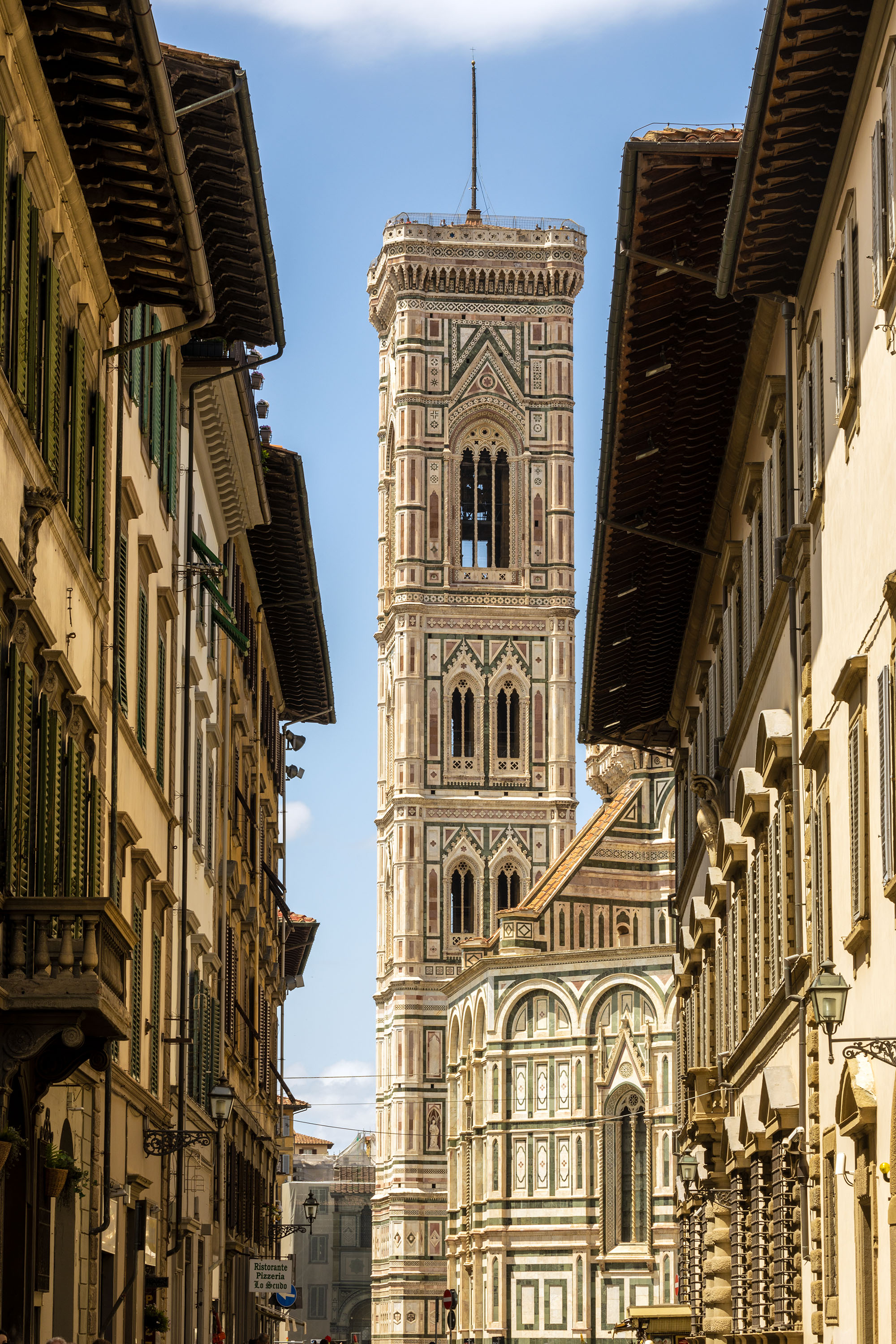 Der Florentiner Dom in den Gassen von Florenz